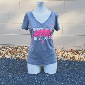 Nike Slim Fit Everything's Hotter in St. Louis Cardinals Graphic Gray Tee Size M